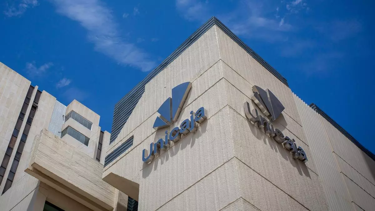 Edificio de la sede de Unicaja en Málaga